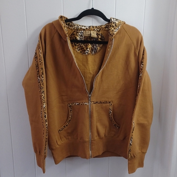 RYD Collection Animal Print Hoodie - Picture 1 of 6